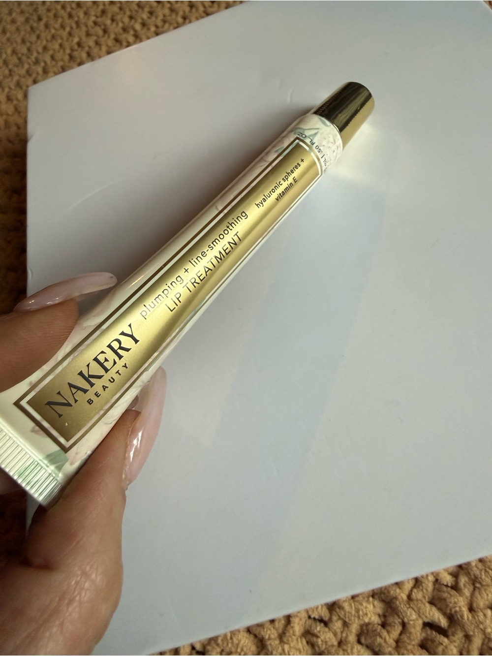 Nakery Beauty Gold Lip Treatment – Hydrating Plumping Gloss (Gold)